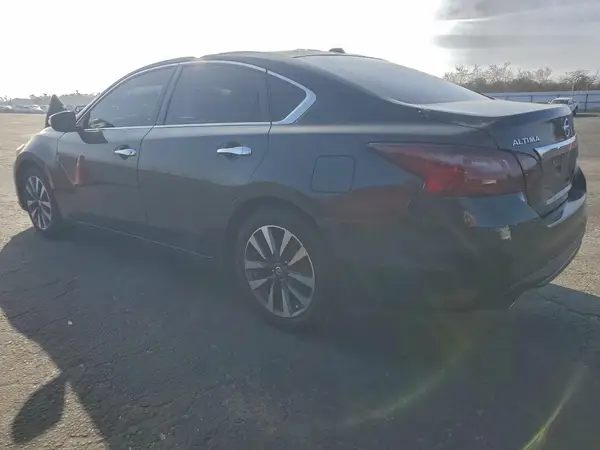 1N4AL3AP8HC201167 2017 NISSAN ALTIMA - Image 2