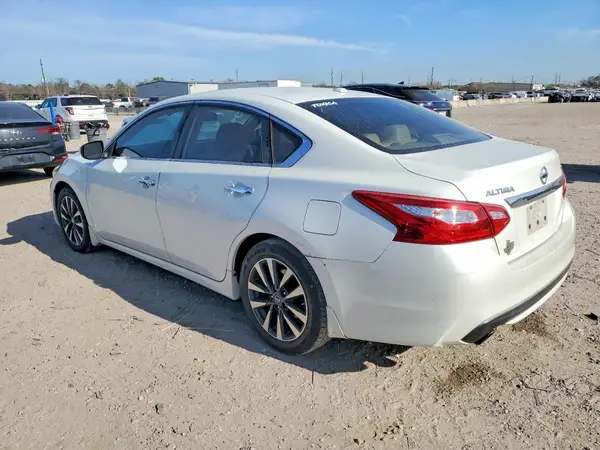 1N4AL3AP8HC208118 2017 NISSAN ALTIMA - Image 2