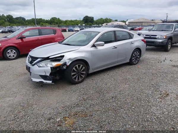 1N4AL3AP8HC208460 2017 NISSAN ALTIMA - Image 2