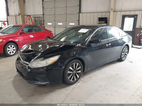 1N4AL3AP8HC211410 2017 NISSAN ALTIMA - Image 2