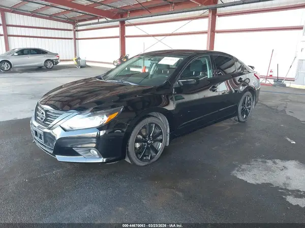 1N4AL3AP8HC212430 2017 NISSAN ALTIMA - Image 2