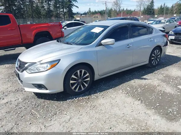 1N4AL3AP8HC212878 2017 NISSAN ALTIMA - Image 2