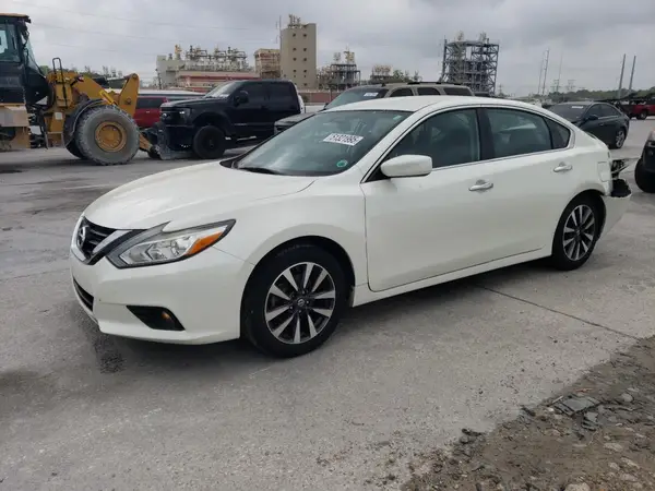 1N4AL3AP8HC213044 2017 NISSAN ALTIMA - Image 1