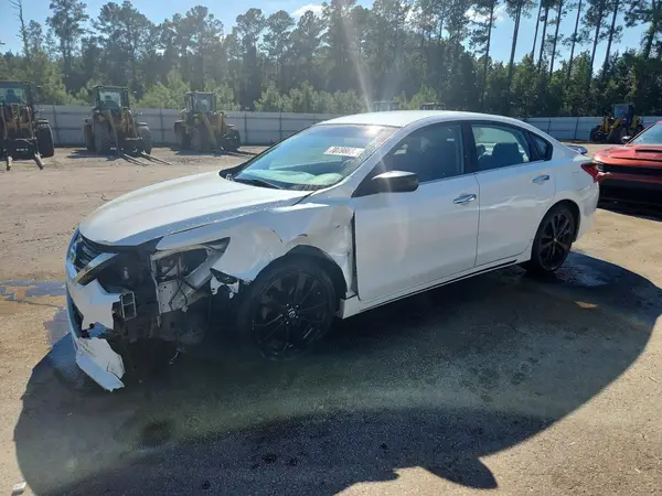 1N4AL3AP8HC214016 2017 NISSAN ALTIMA - Image 1