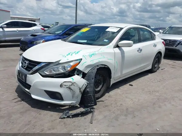 1N4AL3AP8HC214923 2017 NISSAN ALTIMA - Image 2