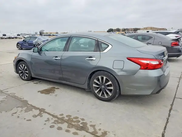 1N4AL3AP8HC215537 2017 NISSAN ALTIMA - Image 2