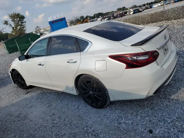 1N4AL3AP8HC215800 2017 NISSAN ALTIMA - Image 2