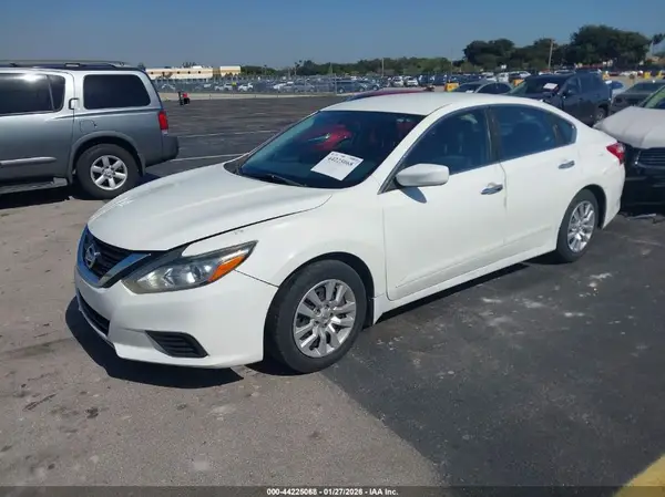 1N4AL3AP8HC215893 2017 NISSAN ALTIMA - Image 2
