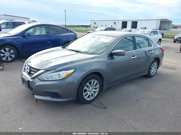 1N4AL3AP8HC217126 2017 NISSAN ALTIMA - Image 2