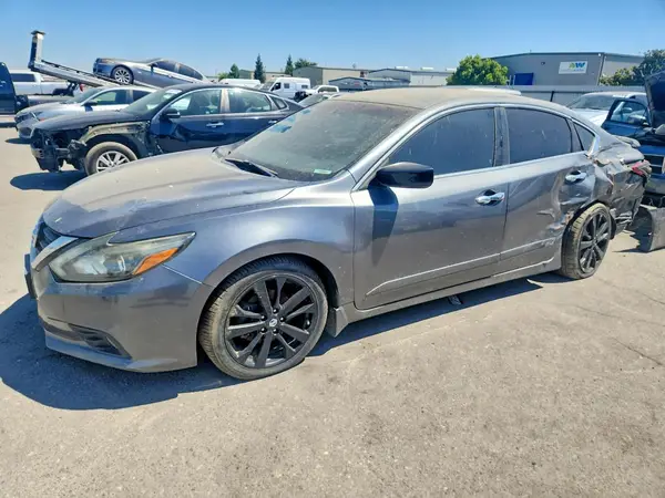 1N4AL3AP8HC218700 2017 NISSAN ALTIMA - Image 1