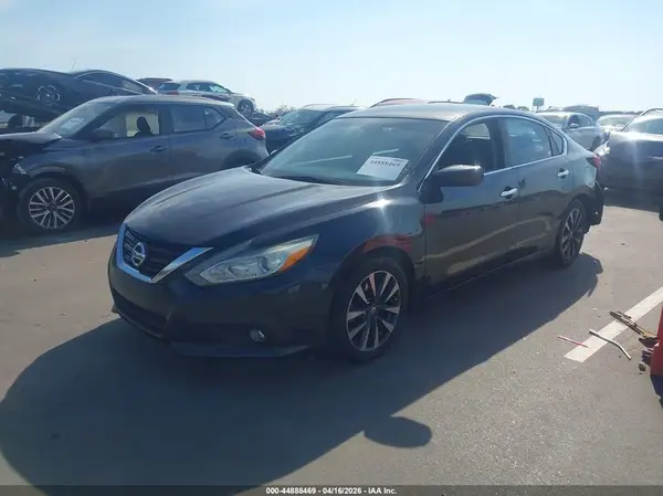 1N4AL3AP8HC220365 2017 NISSAN ALTIMA - Image 2