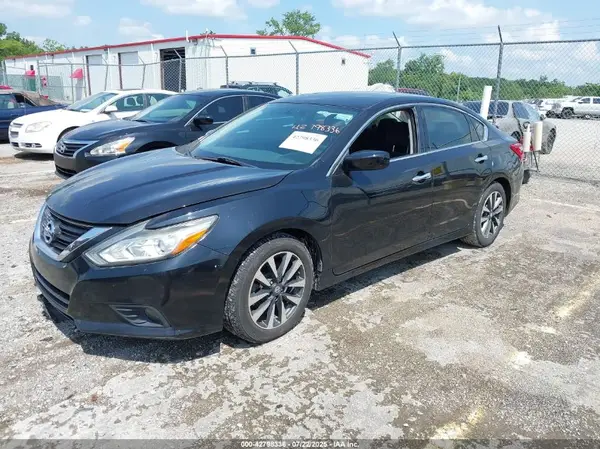 1N4AL3AP8HC223556 2017 NISSAN ALTIMA - Image 2