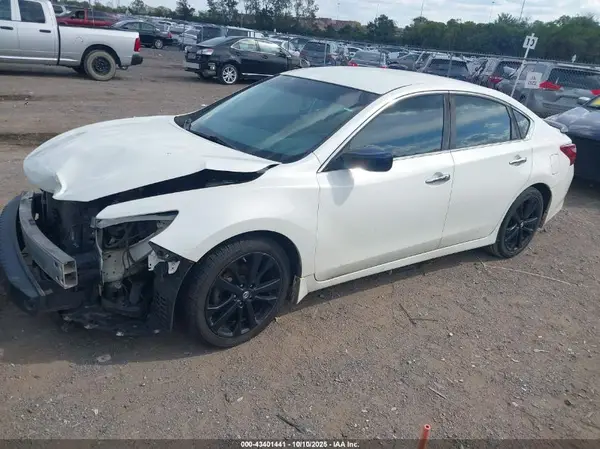 1N4AL3AP8HC224335 2017 NISSAN ALTIMA - Image 2