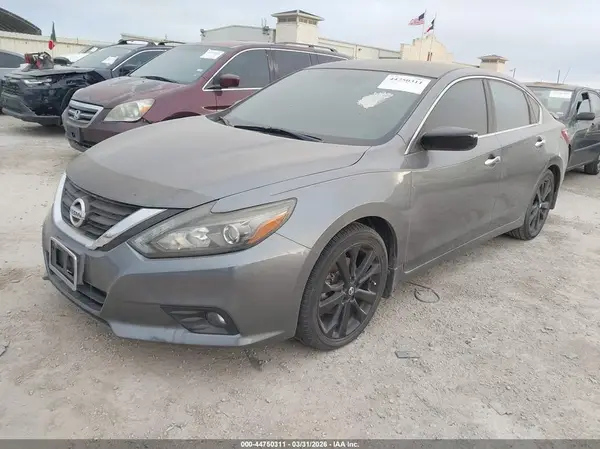 1N4AL3AP8HC226568 2017 NISSAN ALTIMA - Image 2