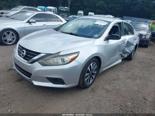 1N4AL3AP8HC228417 2017 NISSAN ALTIMA - Image 2