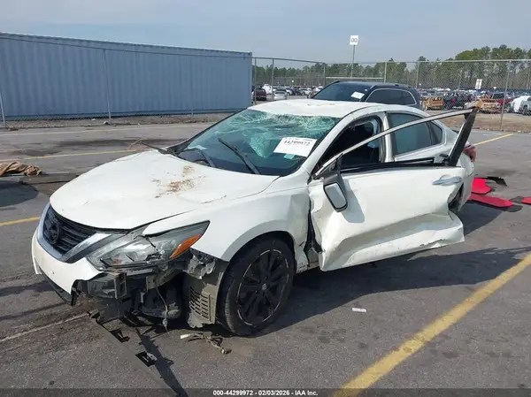 1N4AL3AP8HC230569 2017 NISSAN ALTIMA - Image 2