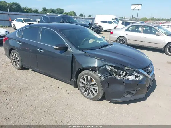 1N4AL3AP8HC232452 2017 NISSAN ALTIMA - Image 1