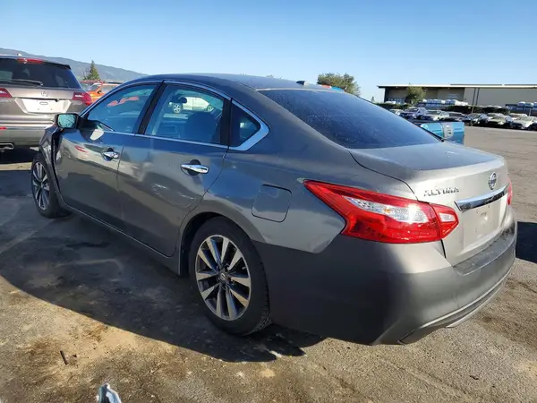 1N4AL3AP8HC233620 2017 NISSAN ALTIMA - Image 2