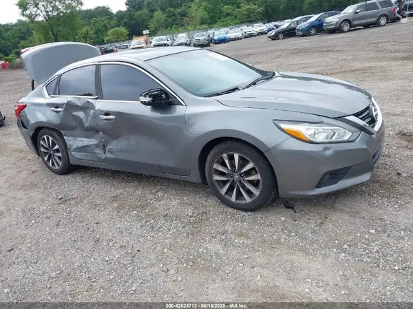 1N4AL3AP8HC235724 2017 NISSAN ALTIMA - Image 1