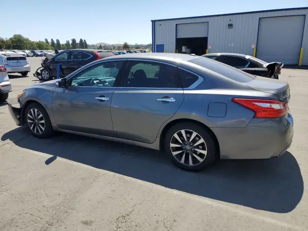 1N4AL3AP8HC235836 2017 NISSAN ALTIMA - Image 2