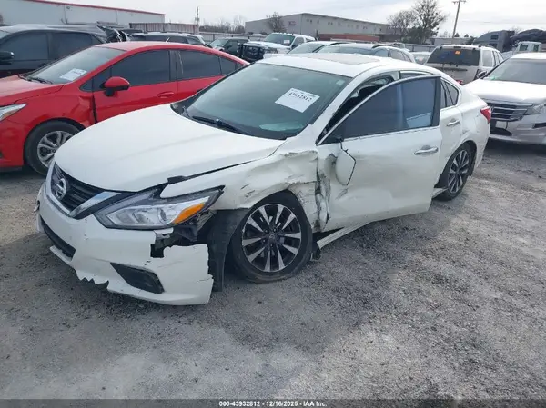 1N4AL3AP8HC237909 2017 NISSAN ALTIMA - Image 2