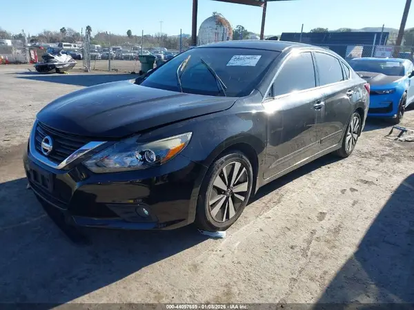 1N4AL3AP8HC238574 2017 NISSAN ALTIMA - Image 2