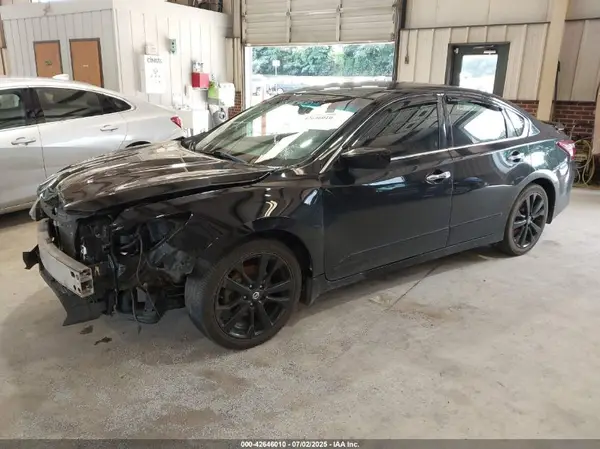 1N4AL3AP8HC240616 2017 NISSAN ALTIMA - Image 2