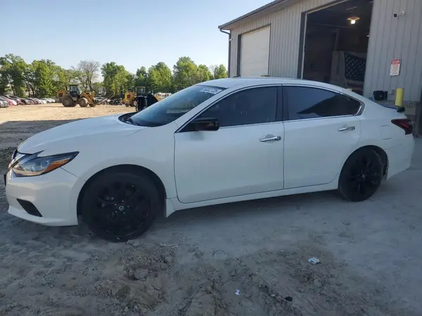 1N4AL3AP8HC240860 2017 NISSAN ALTIMA - Image 1