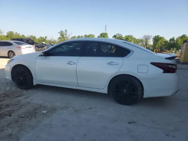 1N4AL3AP8HC240860 2017 NISSAN ALTIMA - Image 2