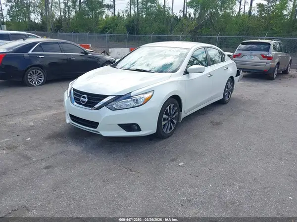 1N4AL3AP8HC240938 2017 NISSAN ALTIMA - Image 2
