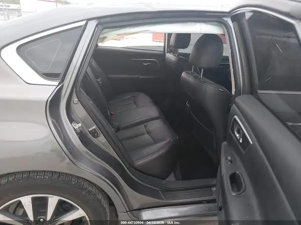 1N4AL3AP8HC242754 2017 NISSAN ALTIMA - Image 8