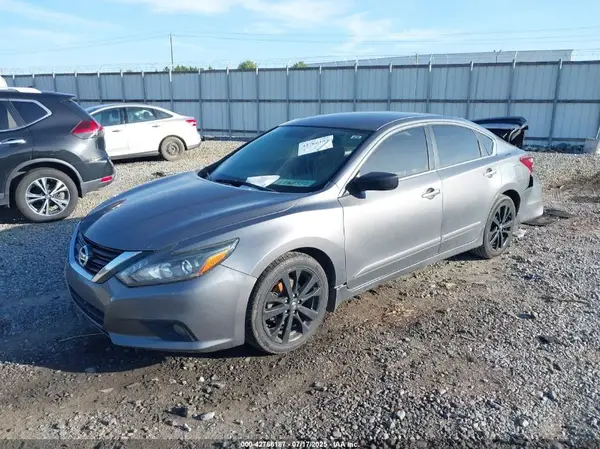 1N4AL3AP8HC242771 2017 NISSAN ALTIMA - Image 2