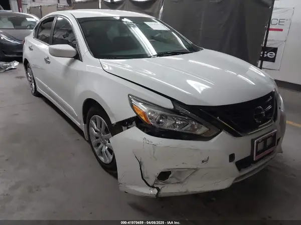 1N4AL3AP8HC244858 2017 NISSAN ALTIMA - Image 1