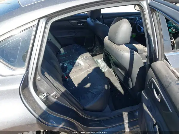 1N4AL3AP8HC245556 2017 NISSAN ALTIMA - Image 8