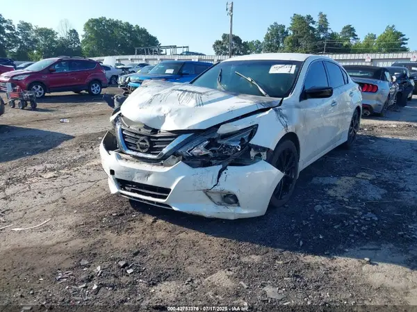 1N4AL3AP8HC245671 2017 NISSAN ALTIMA - Image 2