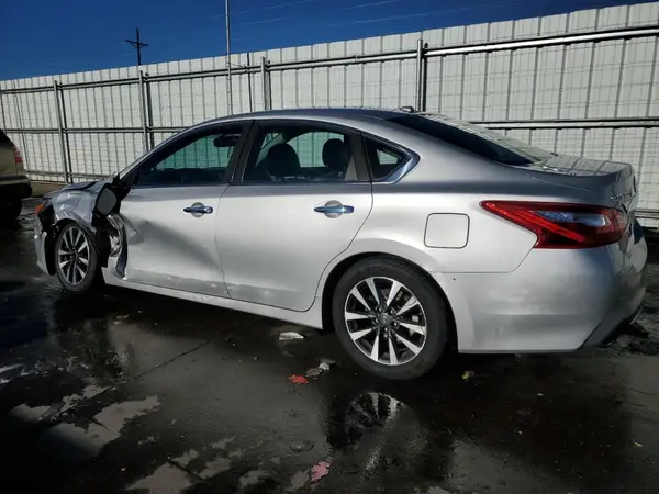 1N4AL3AP8HC249462 2017 NISSAN ALTIMA - Image 2