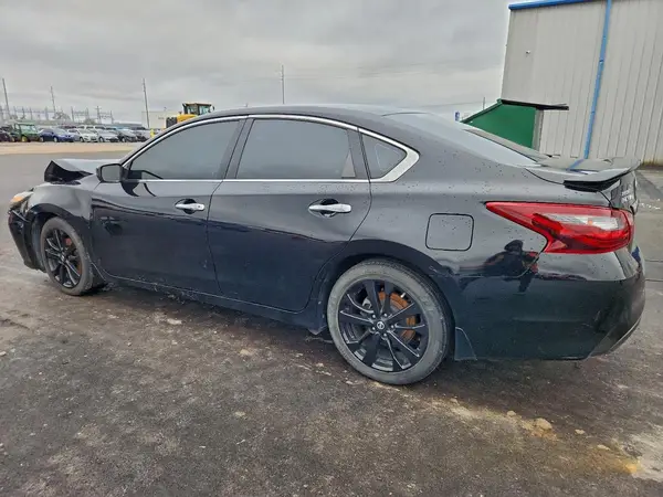 1N4AL3AP8HC250420 2017 NISSAN ALTIMA - Image 2