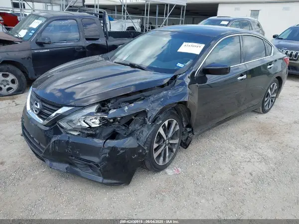 1N4AL3AP8HC250708 2017 NISSAN ALTIMA - Image 2