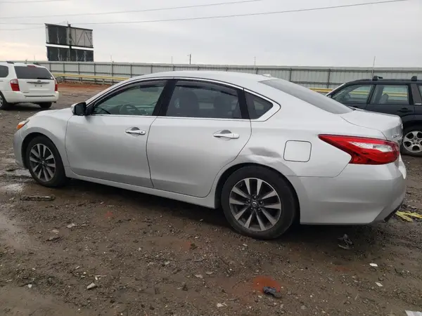 1N4AL3AP8HC252555 2017 NISSAN ALTIMA - Image 2