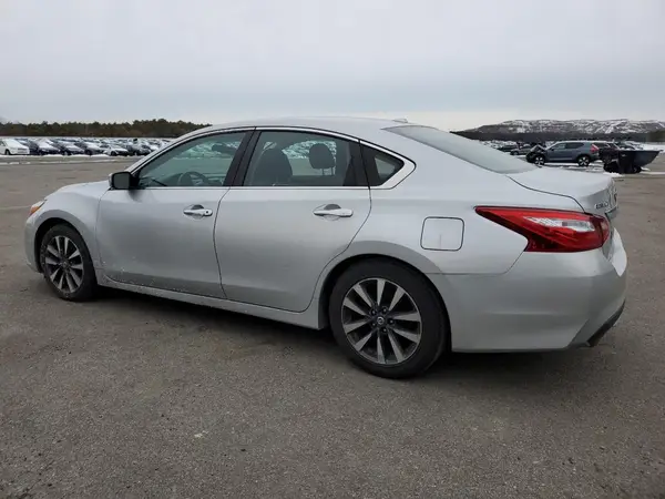 1N4AL3AP8HC253768 2017 NISSAN ALTIMA - Image 2