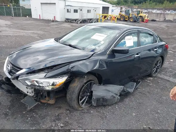 1N4AL3AP8HC255553 2017 NISSAN ALTIMA - Image 2