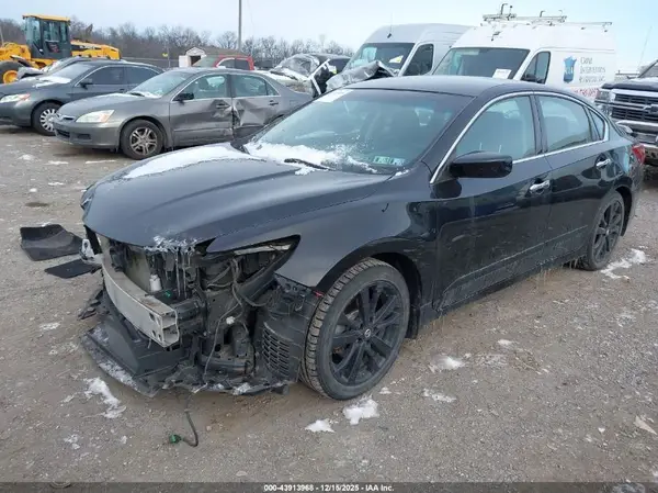 1N4AL3AP8HC255634 2017 NISSAN ALTIMA - Image 2