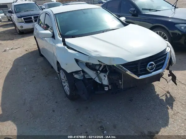 1N4AL3AP8HC256167 2017 NISSAN ALTIMA - Image 1