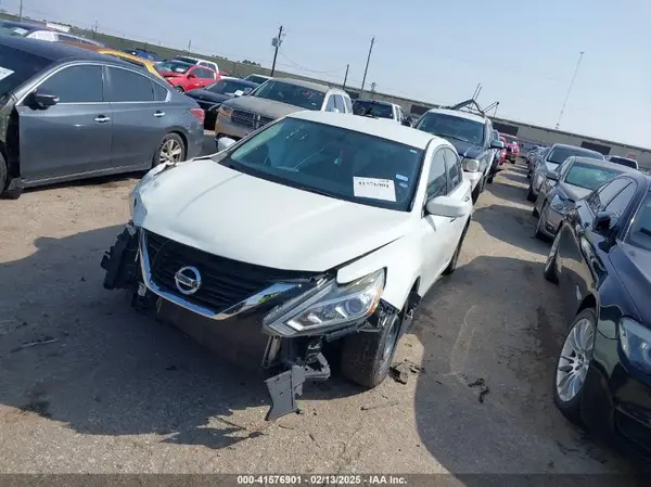 1N4AL3AP8HC256167 2017 NISSAN ALTIMA - Image 2