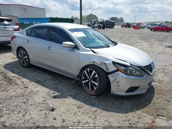 1N4AL3AP8HC257299 2017 NISSAN ALTIMA - Image 1