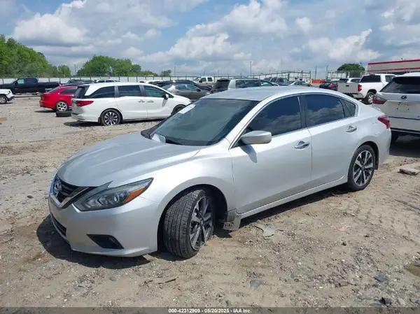 1N4AL3AP8HC257299 2017 NISSAN ALTIMA - Image 2