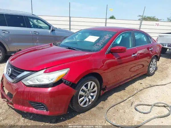 1N4AL3AP8HC261692 2017 NISSAN ALTIMA - Image 2