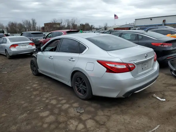 1N4AL3AP8HC262406 2017 NISSAN ALTIMA - Image 2