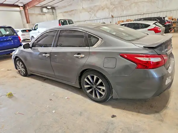 1N4AL3AP8HC264236 2017 NISSAN ALTIMA - Image 2