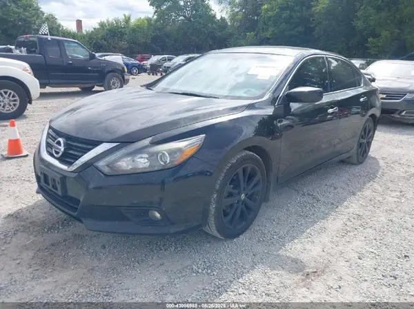 1N4AL3AP8HC264768 2017 NISSAN ALTIMA - Image 2